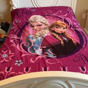 Frozen comforter set